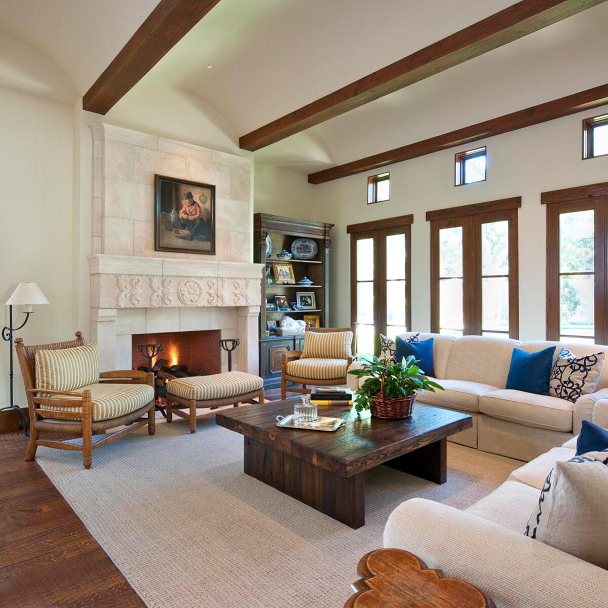 Spanish style living room by Astleford Interiors