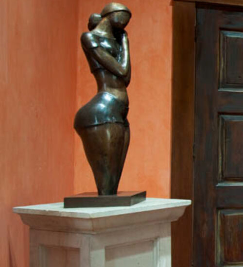 statue